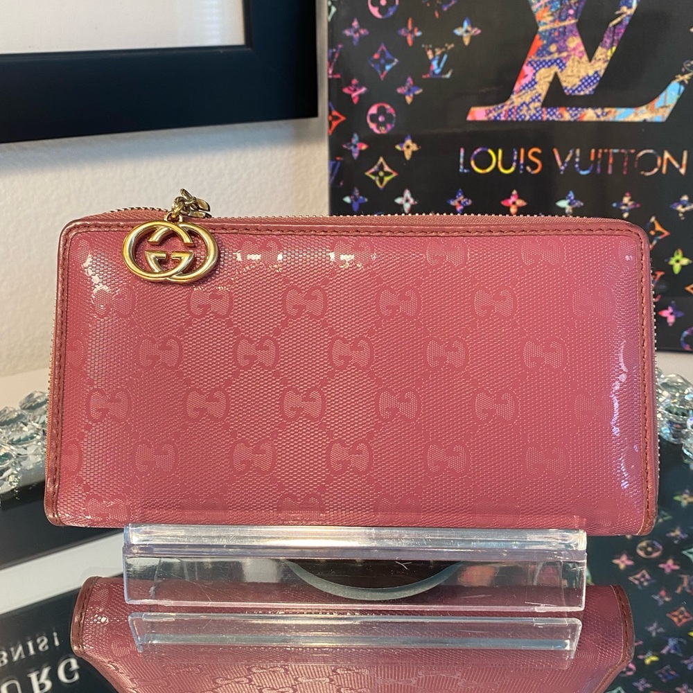 EUC GUCCI Imprimé Zip Wallet With GG Icon Charm Zipper Pull